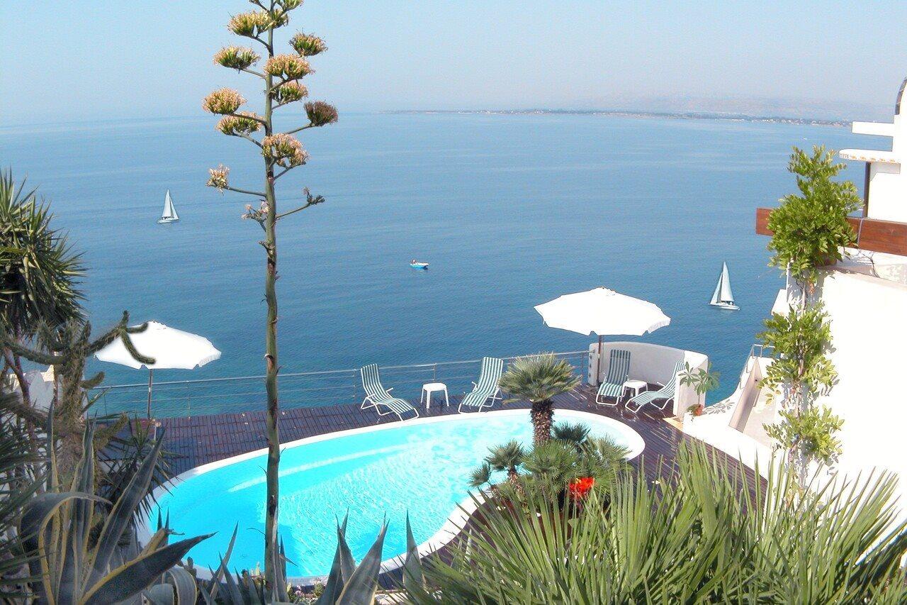 La Rosa Sul Mare Aparthotel Syracuse Exterior photo