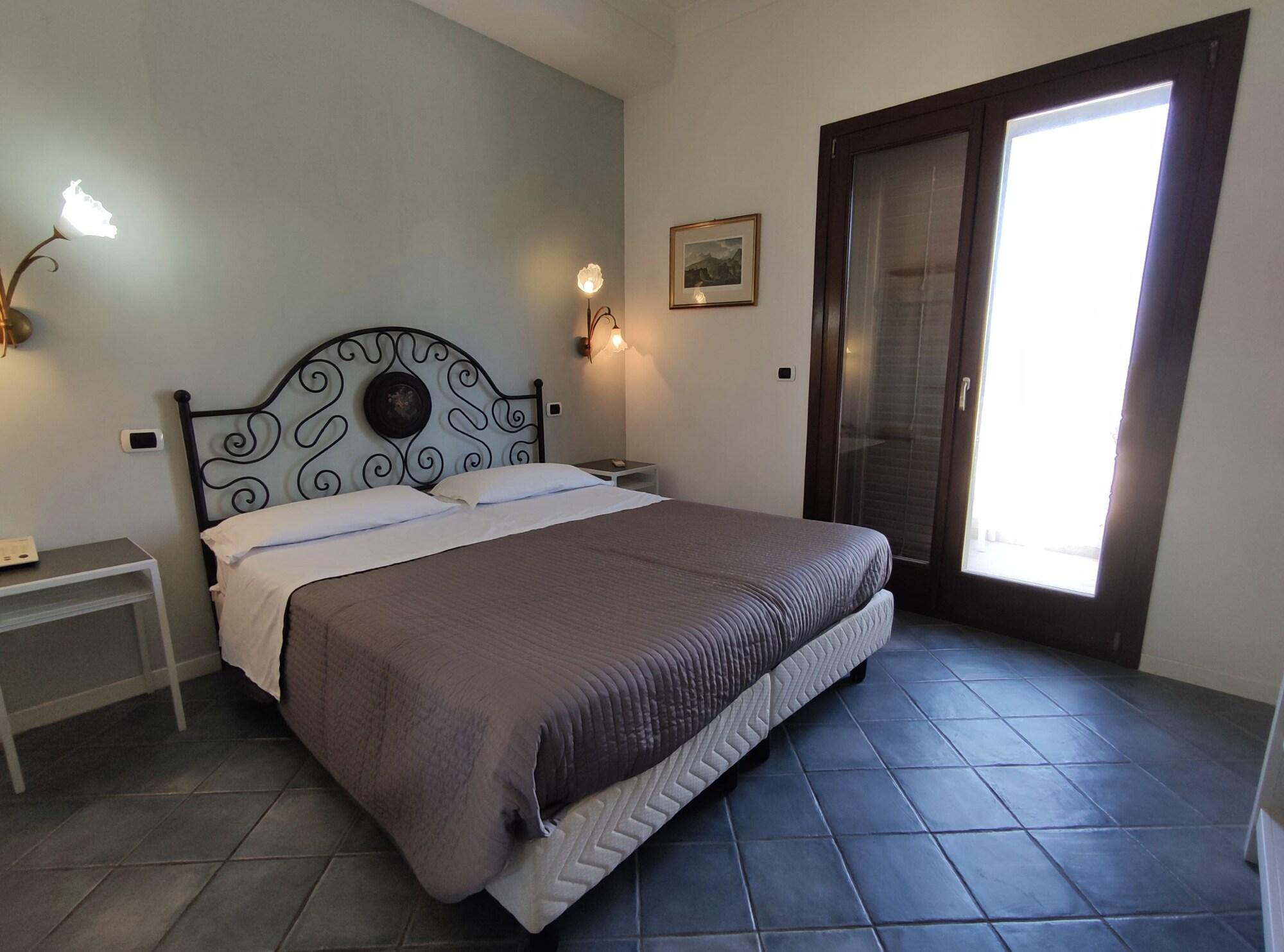 La Rosa Sul Mare Aparthotel Syracuse Exterior photo